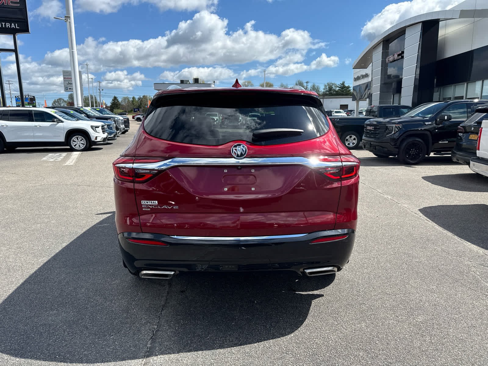 Certified 2020 Buick Enclave Premium w/ Sun and Sites Package AWD/4WD image 4