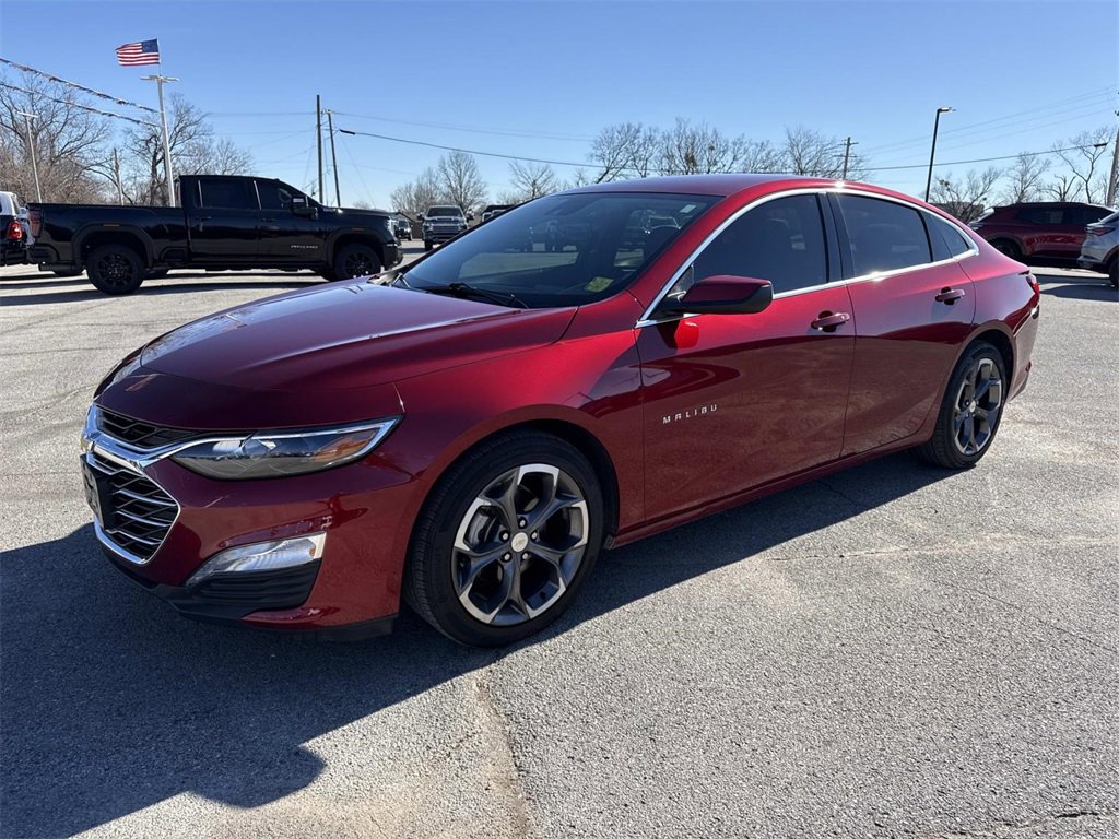 Used 2023 Chevrolet Malibu LT image 2