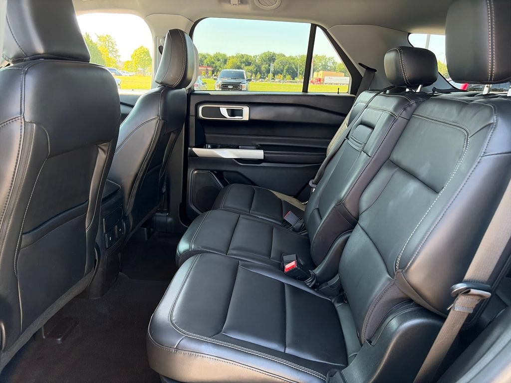 Used 2023 Ford Explorer XLT w/ Equipment Group 202A AWD/4WD image 26