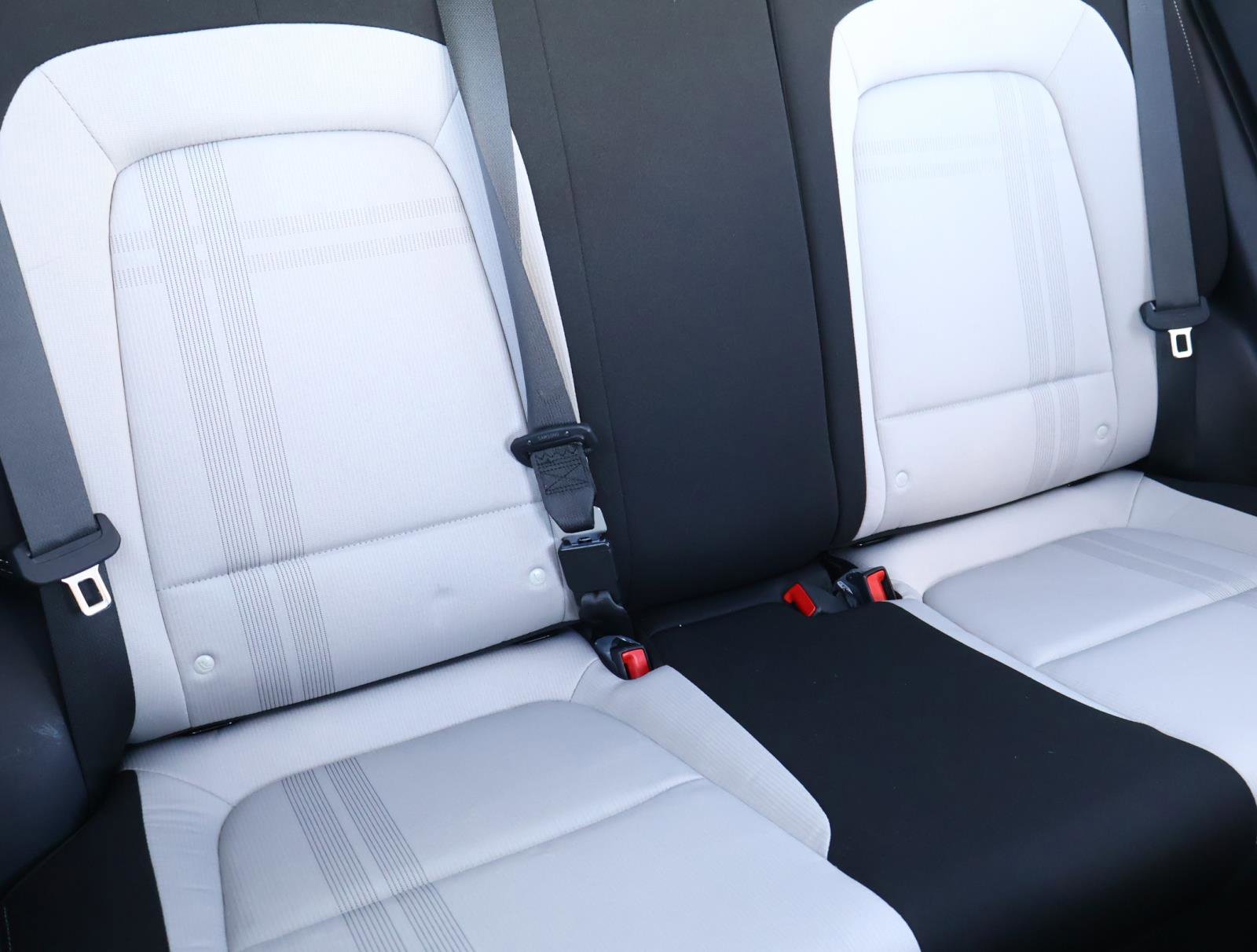 Used 2021 Hyundai Venue SEL w/ Premium Package image 19