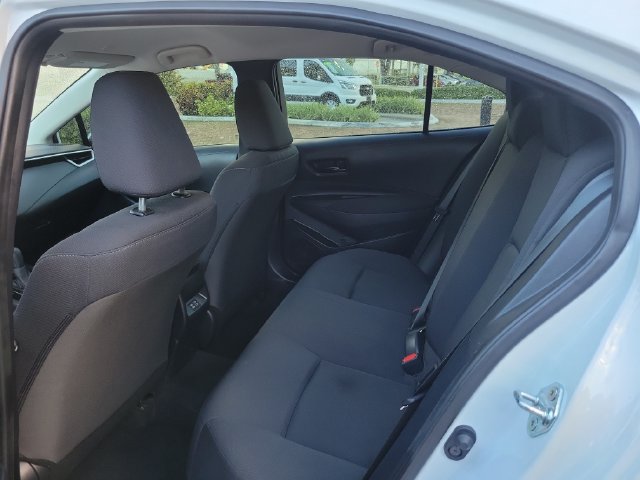 Used 2025 Toyota Corolla LE FWD image 9