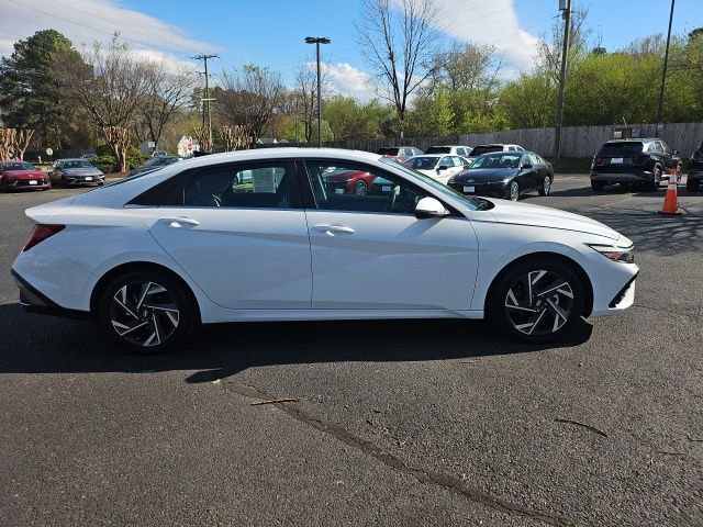 Certified 2025 Hyundai Elantra Limited image 5