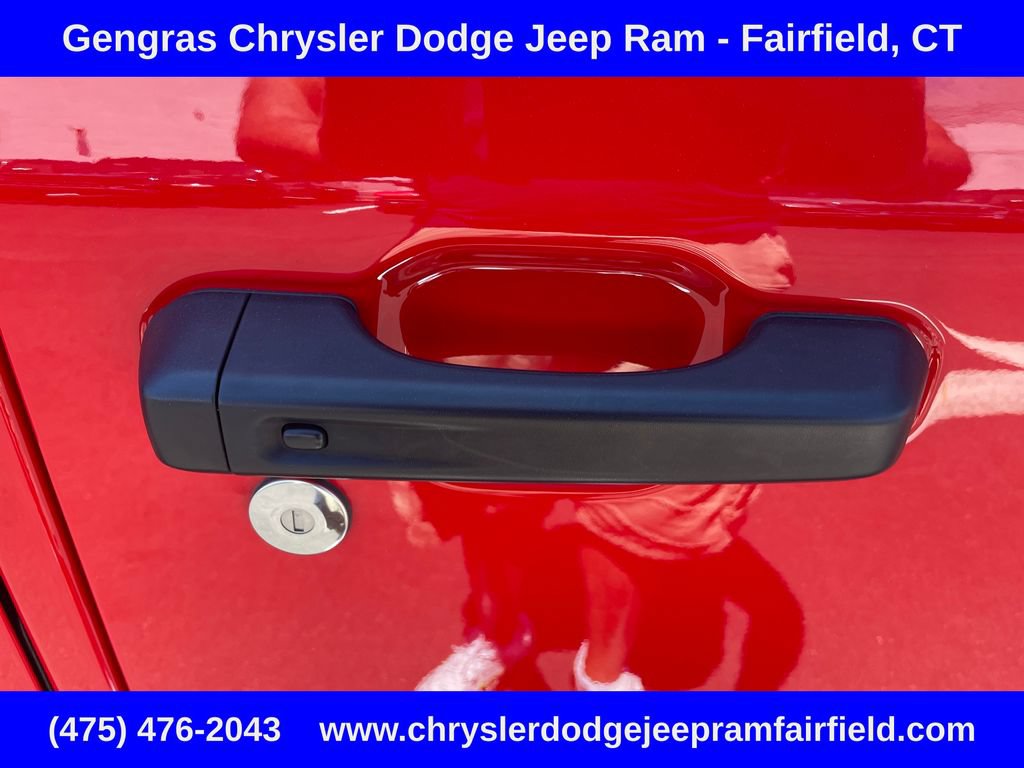 Certified 2025 Jeep Wrangler Unlimited Sahara AWD/4WD image 11