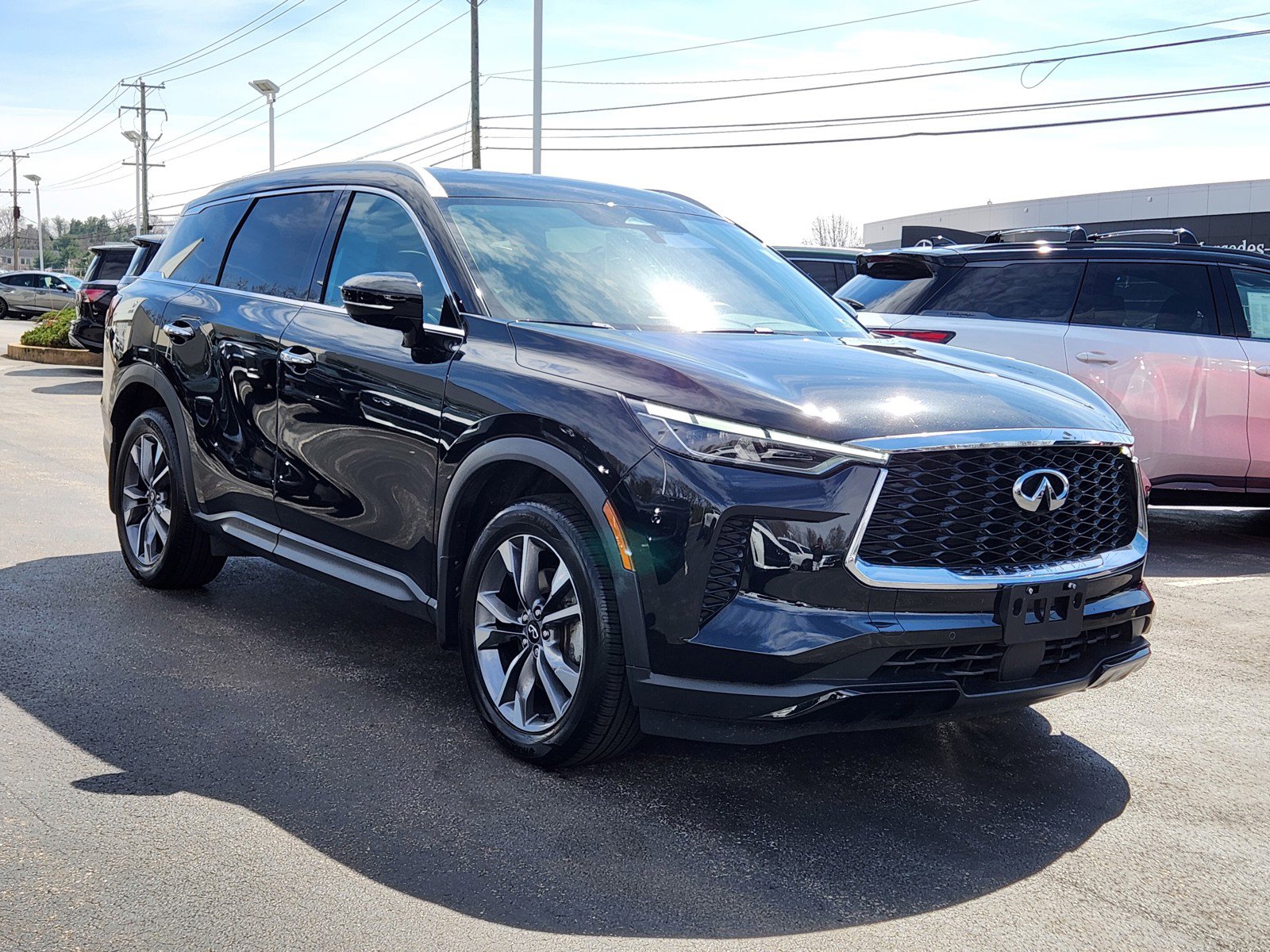 Used 2023 INFINITI QX60 Luxe w/ Cargo Package image 2