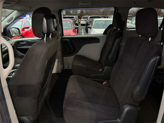 Used 2013 Dodge Grand Caravan SXT w/ UConnect Hands-Free Group image 16