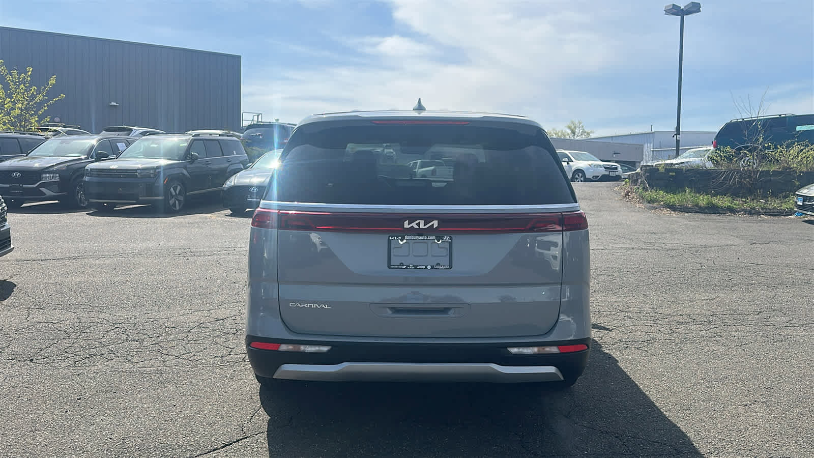 Used 2024 Kia Carnival EX FWD image 5