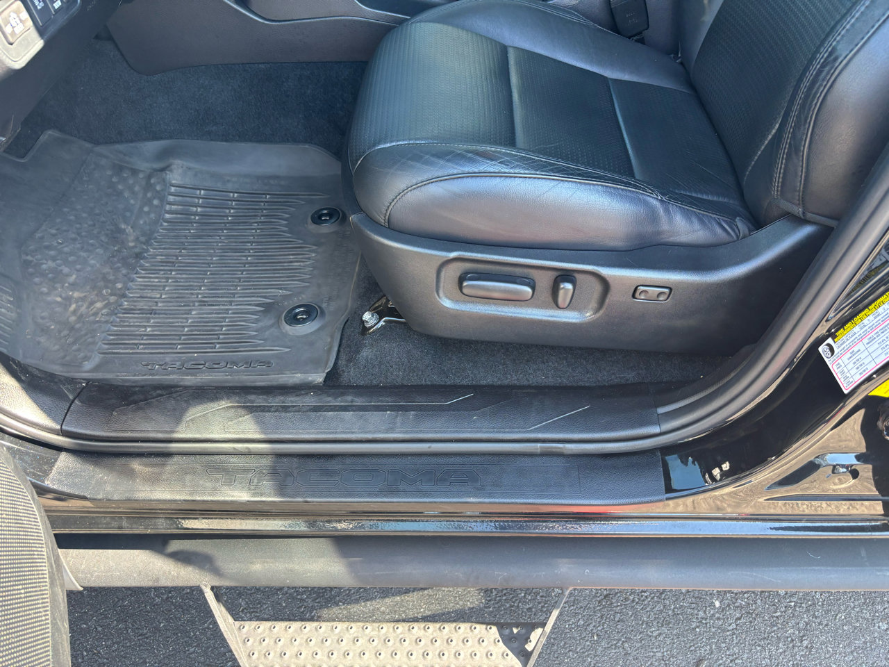 Used 2021 Toyota Tacoma TRD Off-Road image 21