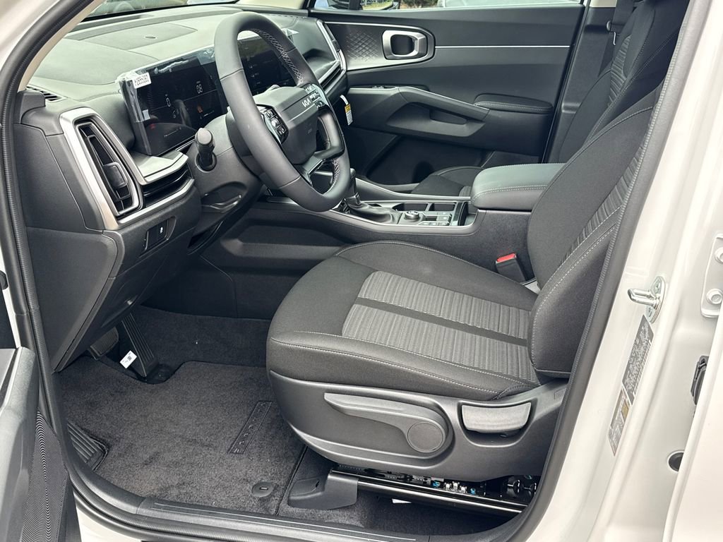 New 2026 Kia Sorento LX image 9