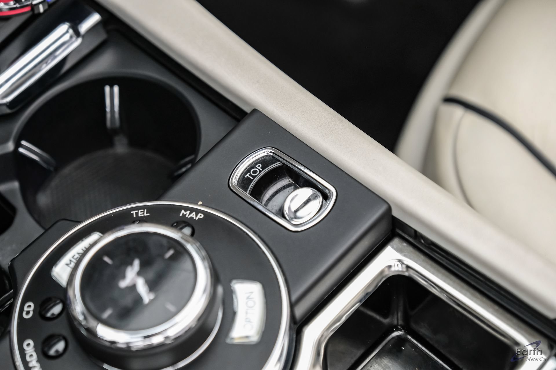 Used 2017 Rolls-Royce Dawn RWD image 69