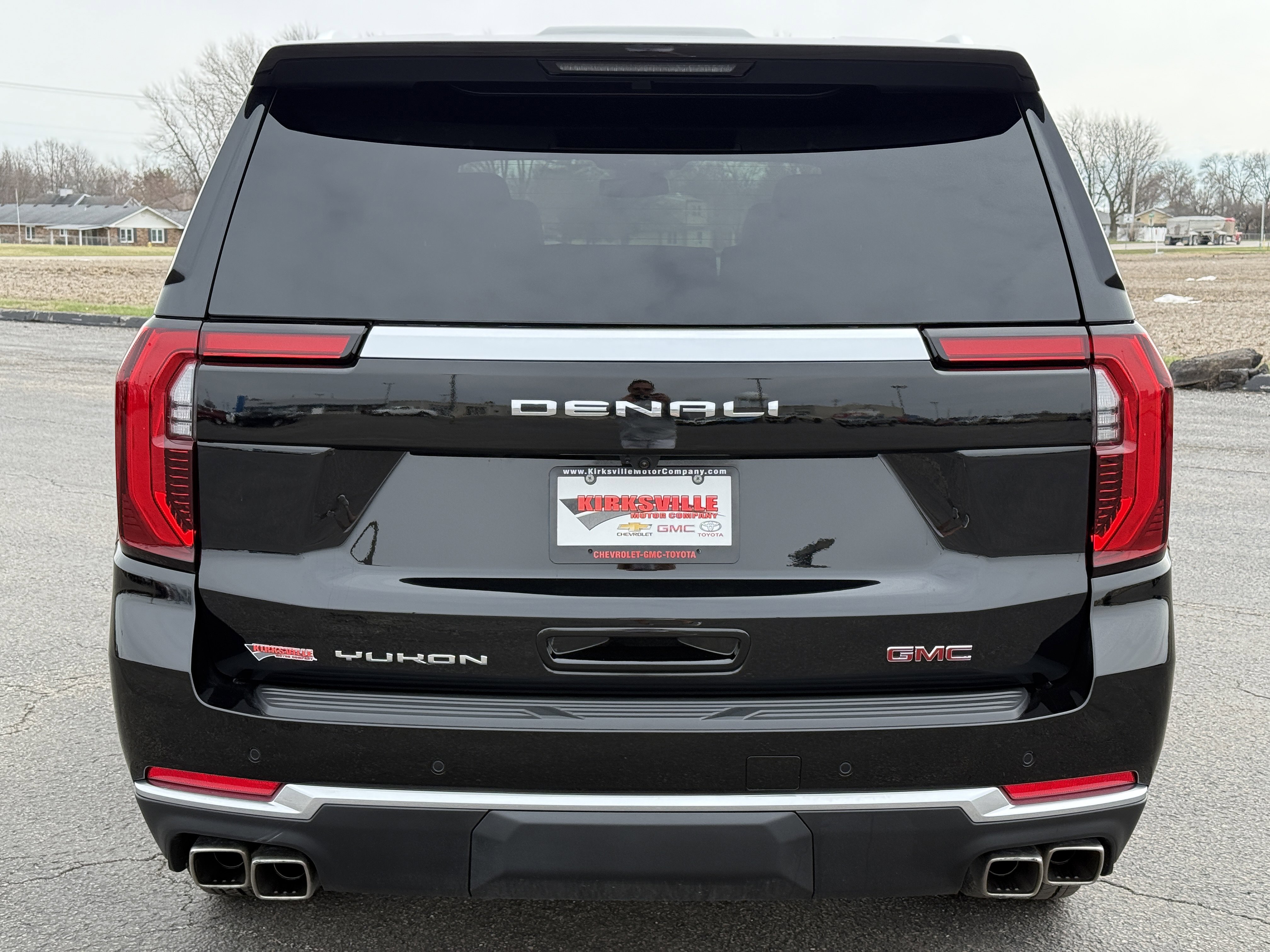 New 2026 GMC Yukon XL Denali w/ Sun & Power Step Package image 4