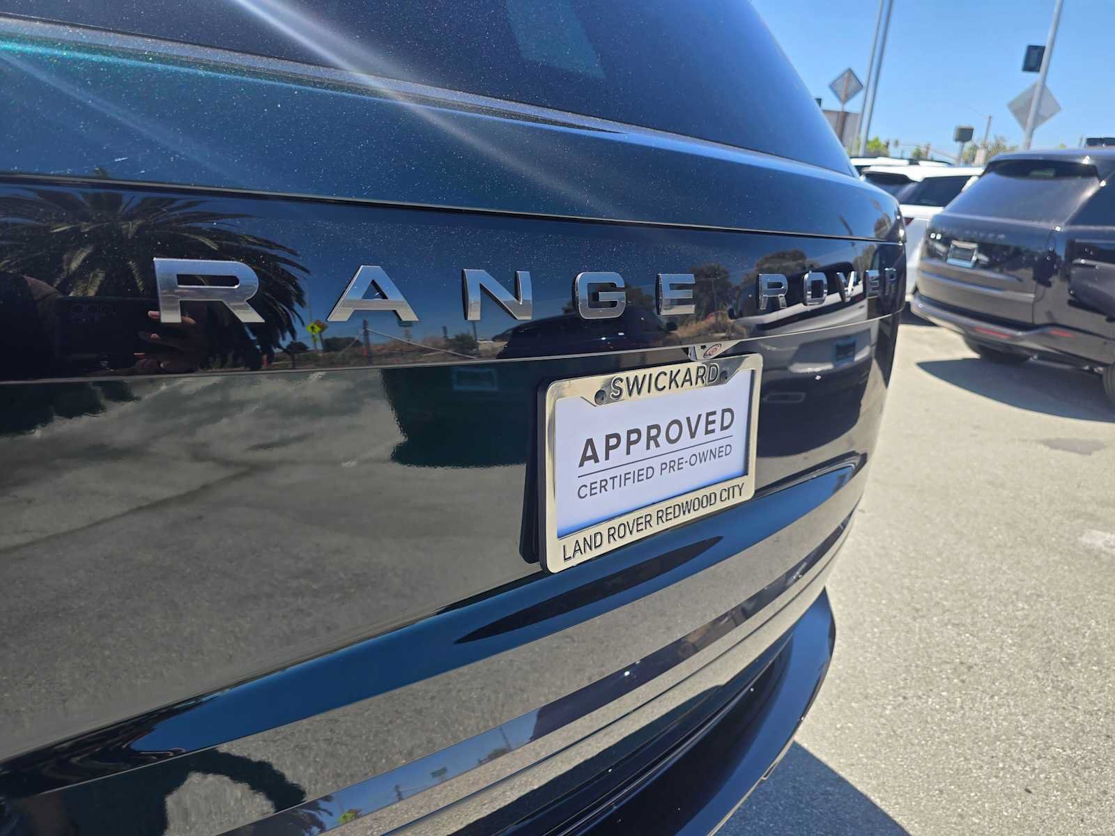 Used 2025 Land Rover Range Rover SE AWD/4WD image 13