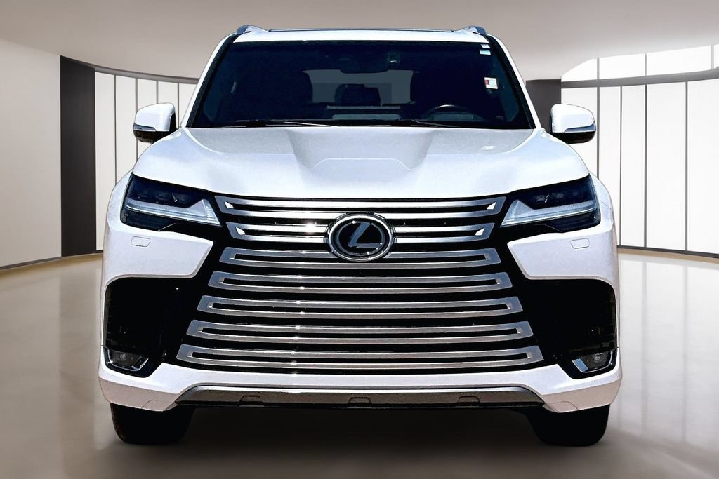 Used 2024 Lexus LX 600 4WD w/ Luxury Package image 3