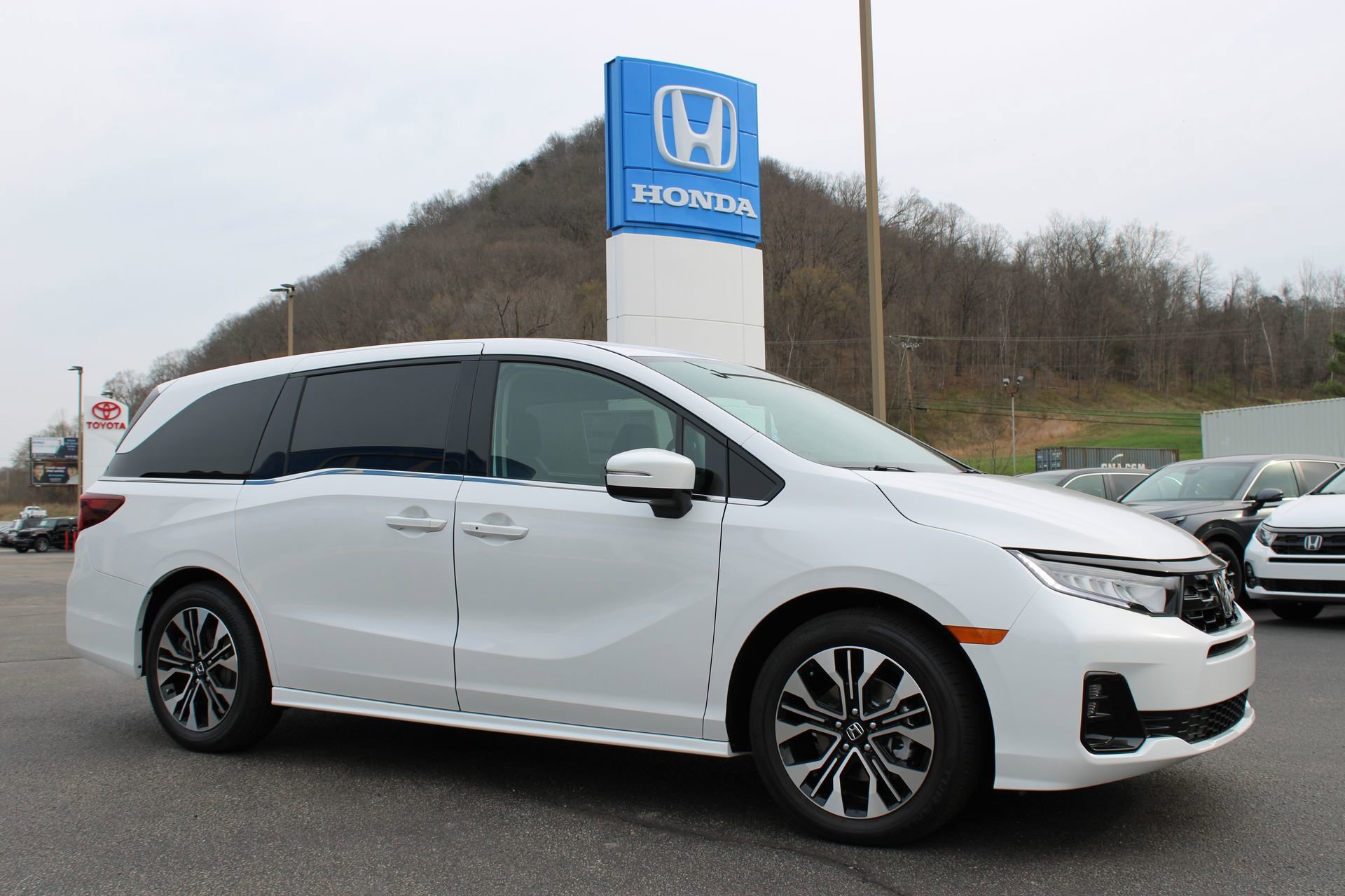 New 2026 Honda Odyssey Elite image 7