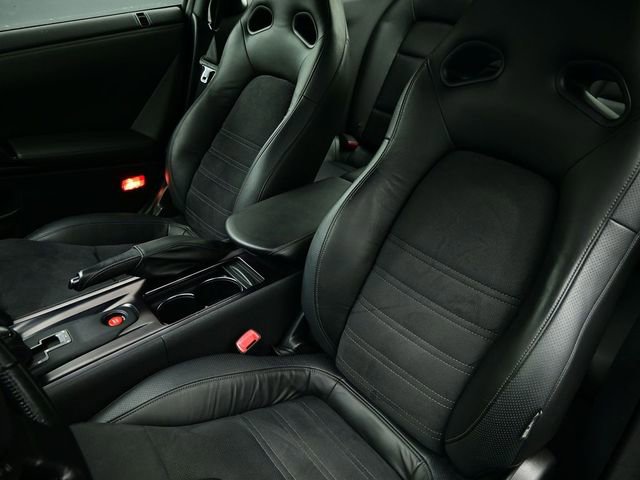 Used 2012 Nissan GT-R Premium image 38