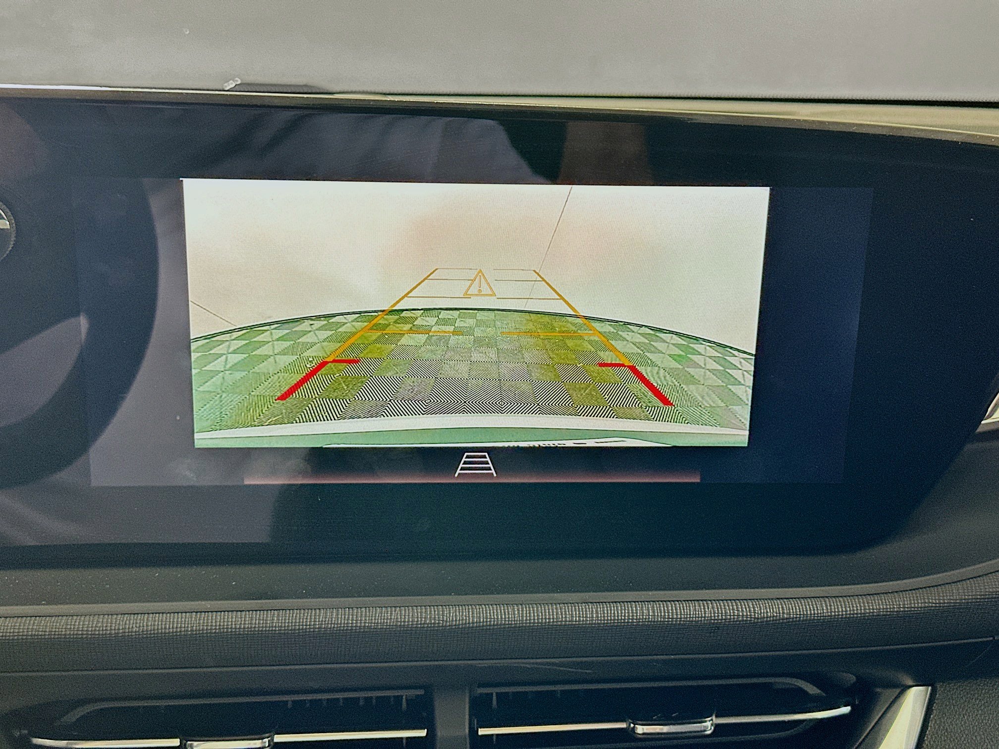 Used 2025 Buick Envista Preferred FWD image 22