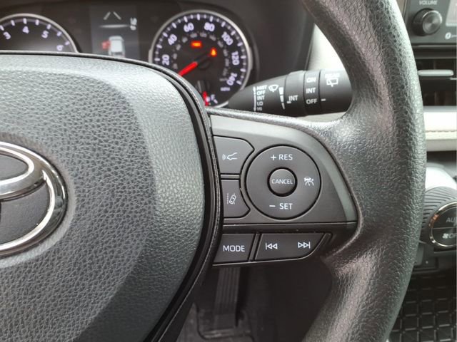Used 2022 Toyota RAV4 XLE w/ Convenience Package image 18