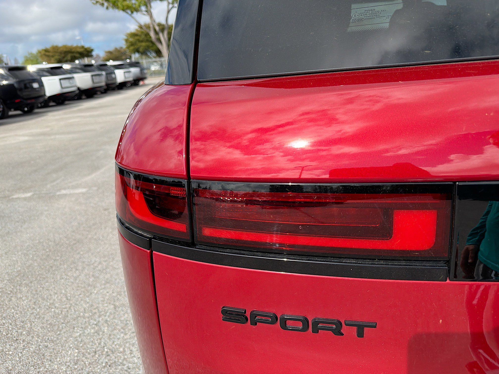 Used 2024 Land Rover Range Rover Sport SE image 10