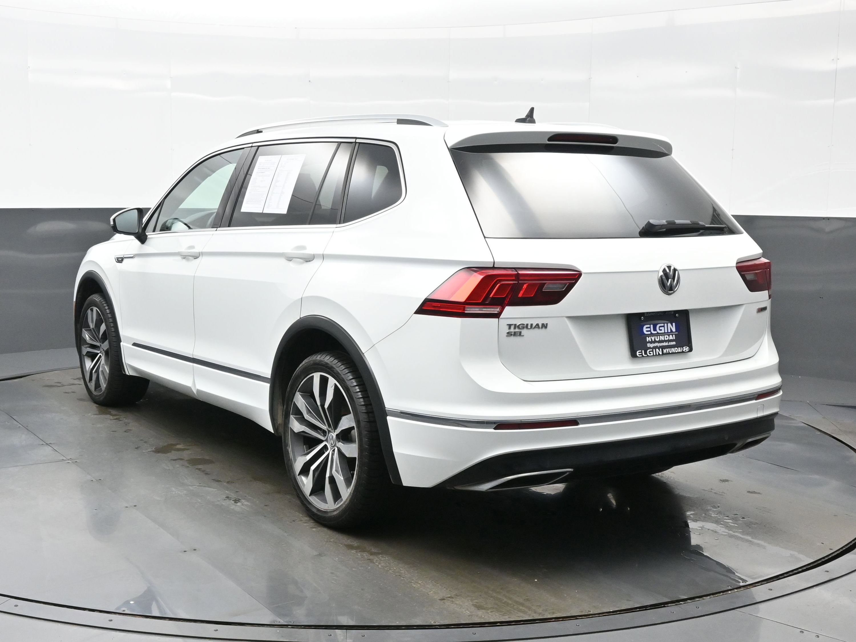Used 2021 Volkswagen Tiguan SEL Premium R-Line image 4