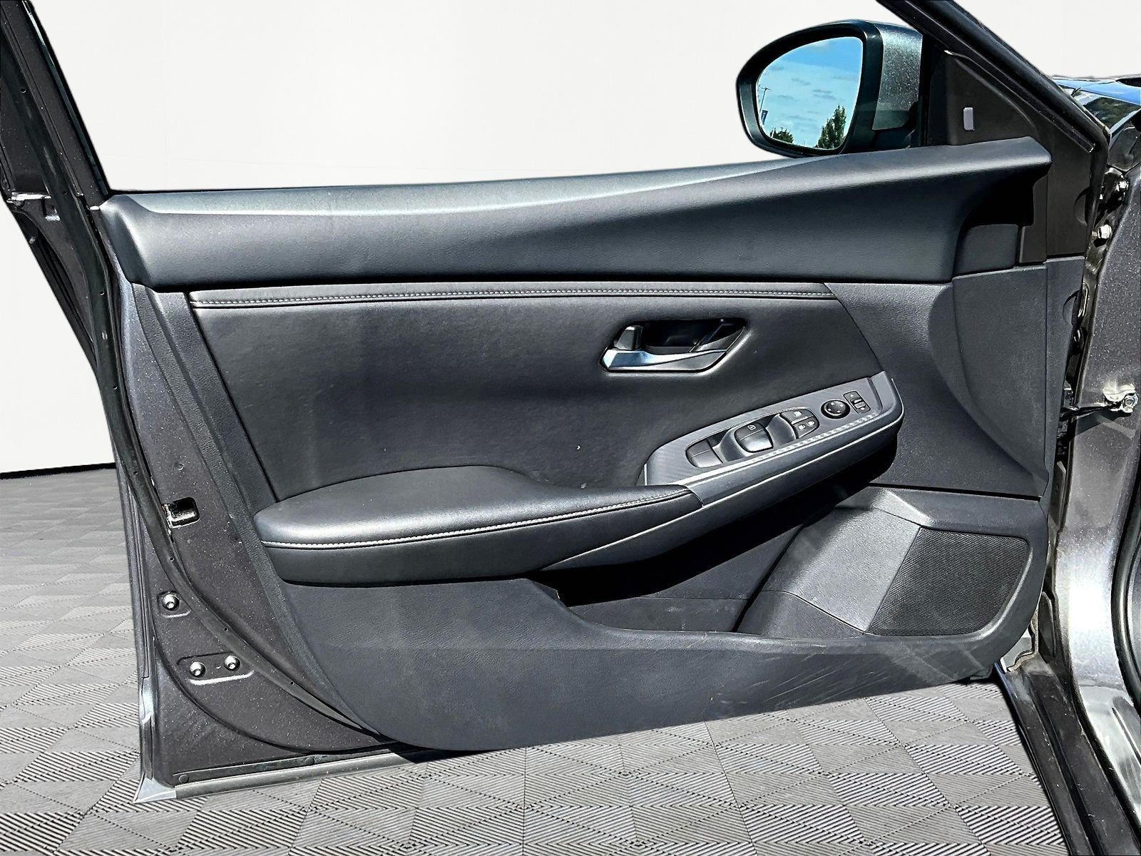 Used 2025 Nissan Sentra SV FWD image 20