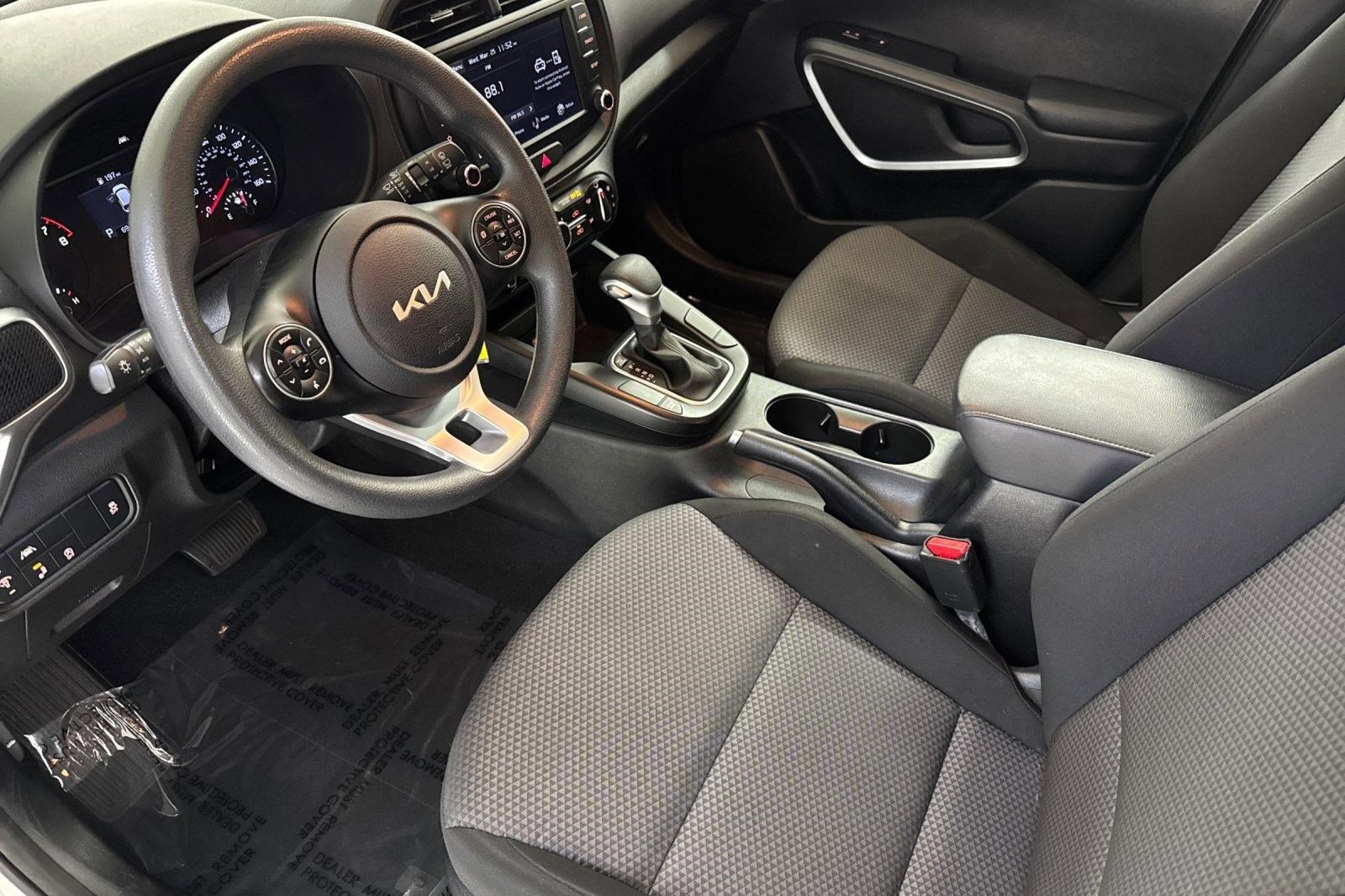 Used 2022 Kia Soul LX w/ Technology Package image 4