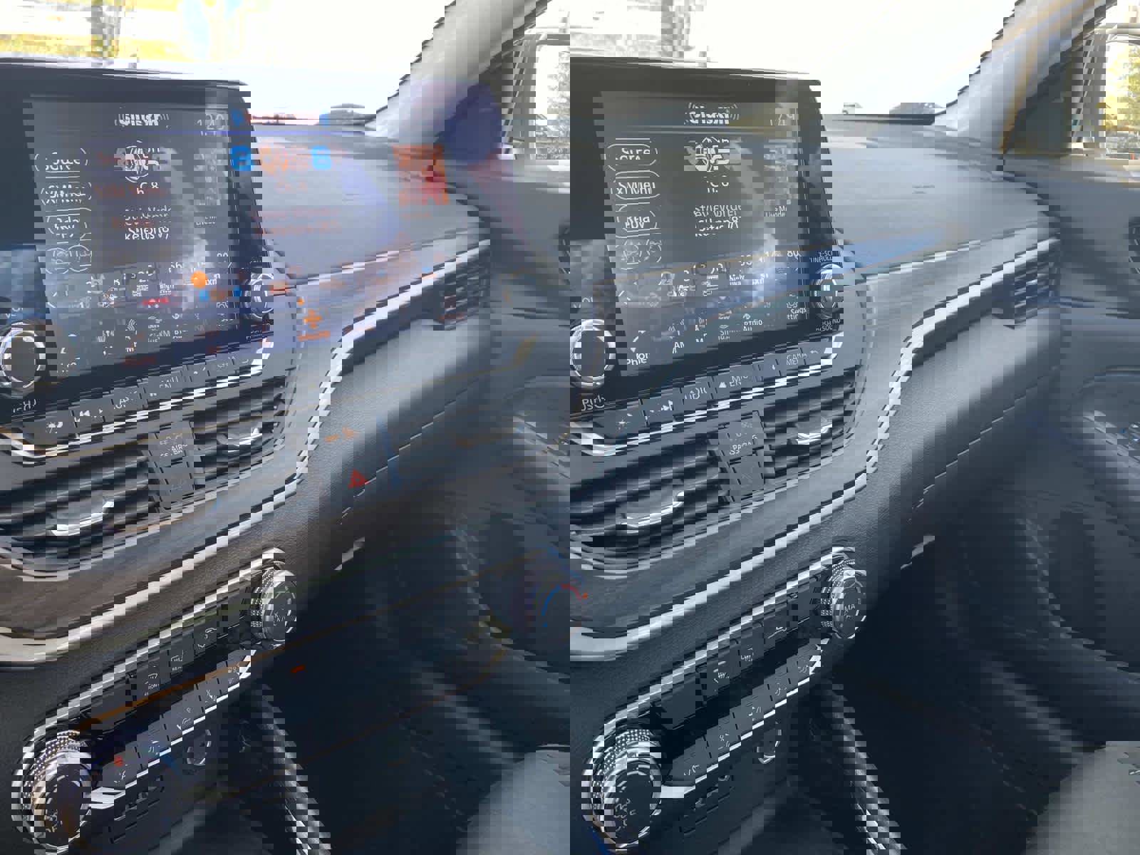 Used 2024 Nissan Altima 2.5 SV image 28