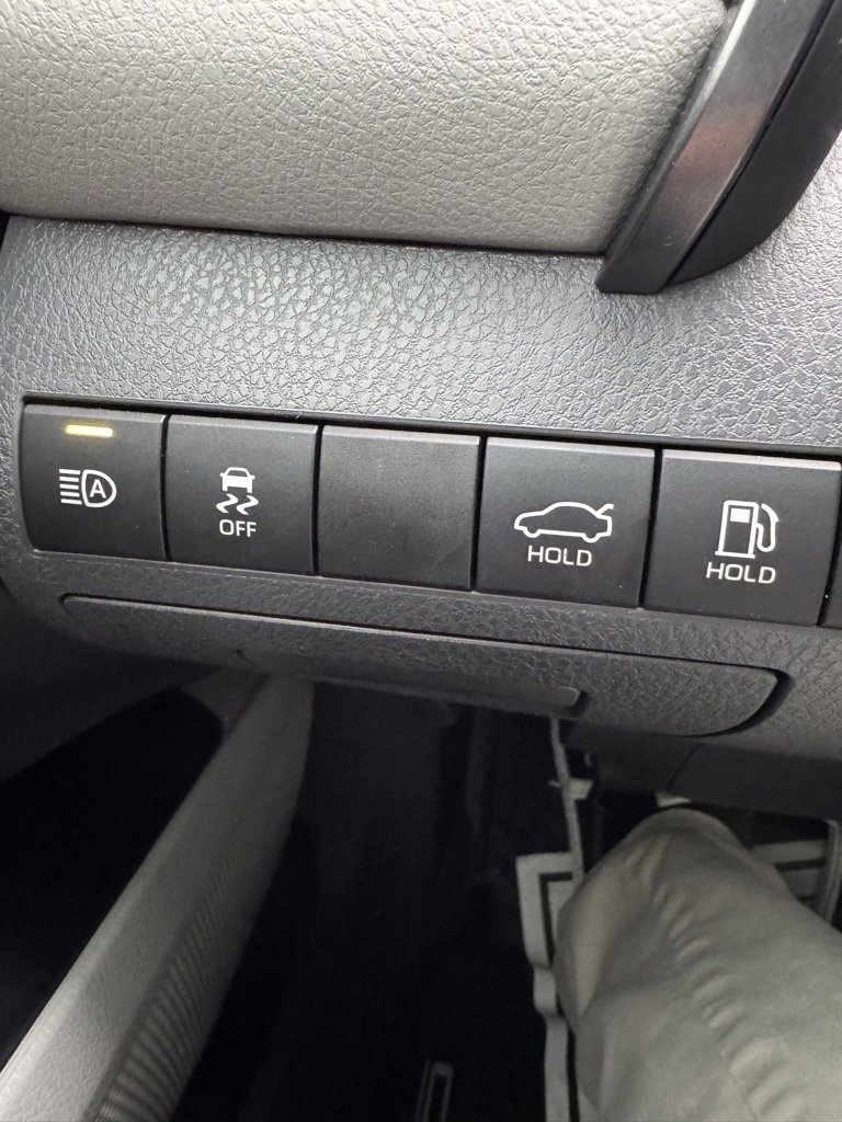 Used 2019 Toyota Camry L image 23