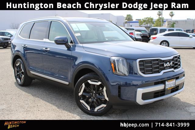 Used 2025 Kia Telluride S FWD image 1