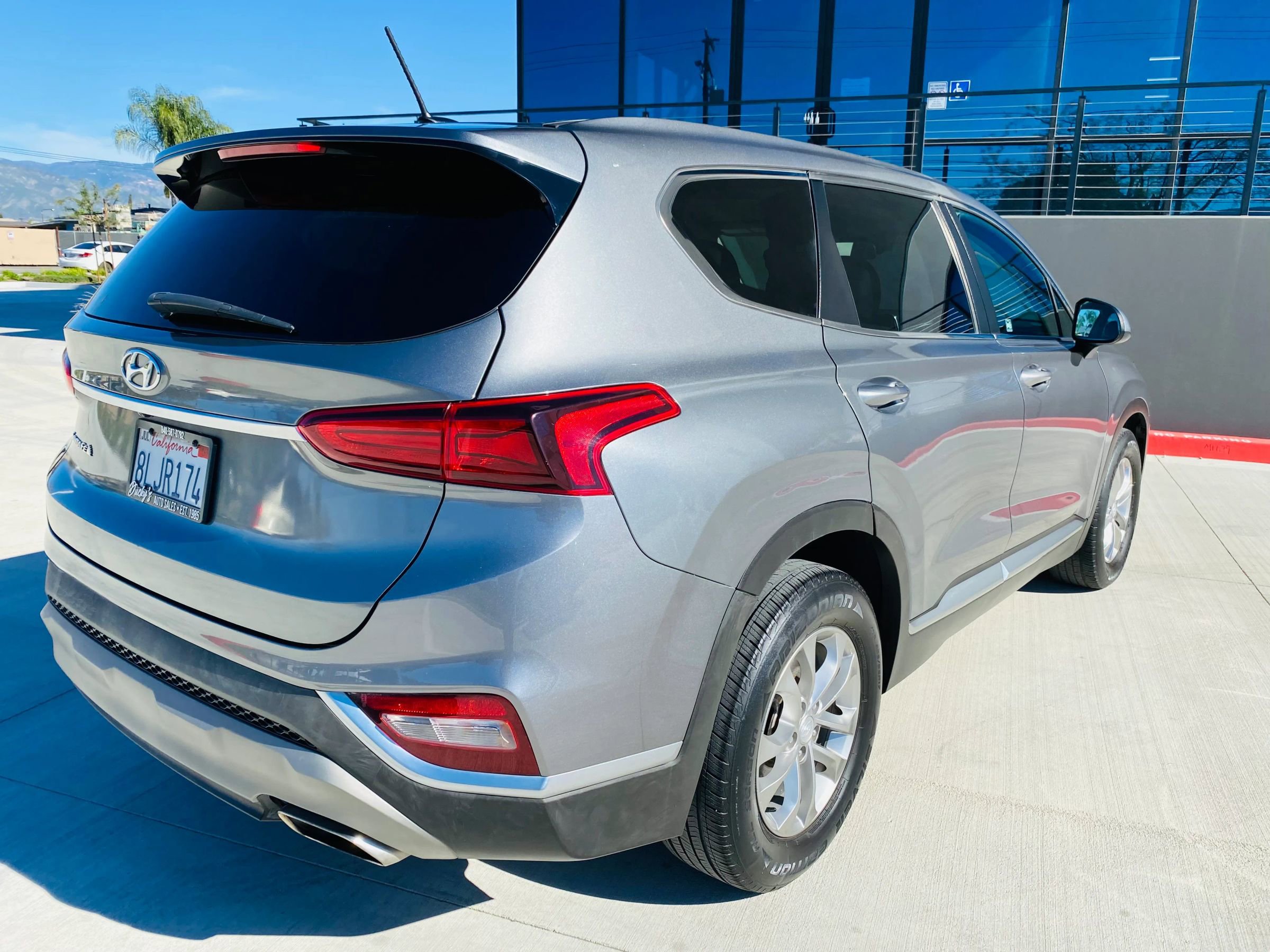 Used 2019 Hyundai Santa Fe SE image 8