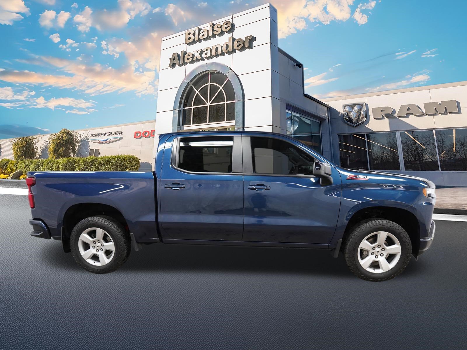 Used 2021 Chevrolet Silverado 1500 RST AWD/4WD image 2