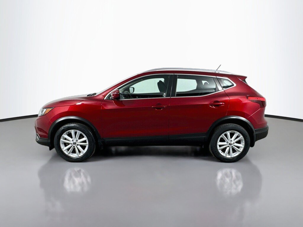Used 2019 Nissan Rogue Sport SV w/ All-Weather Package FWD image 2