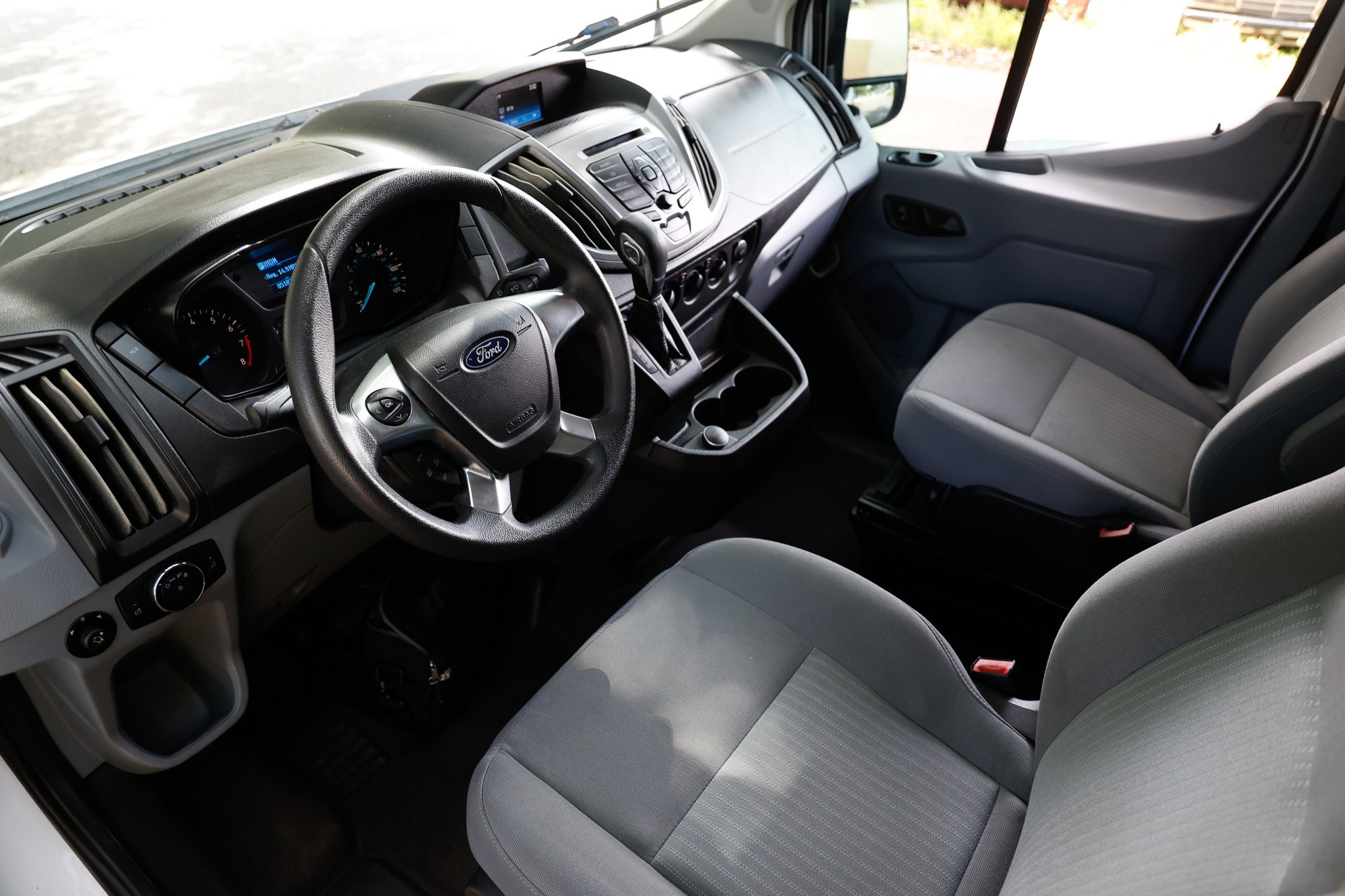 Used 2019 Ford Transit 350 XLT RWD image 6