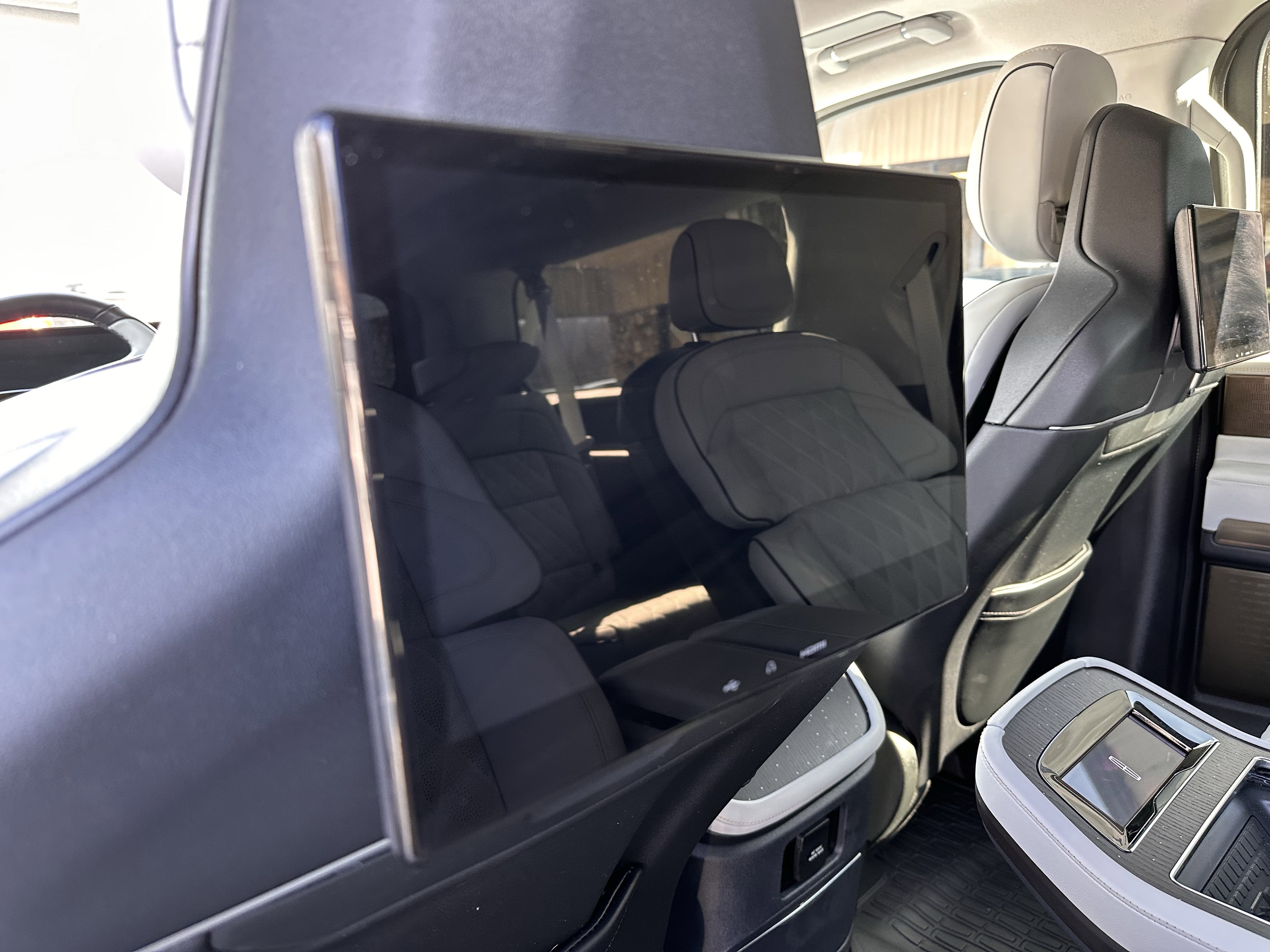 Used 2025 Lincoln Navigator L Black Label w/ Black Label Special Edition image 14