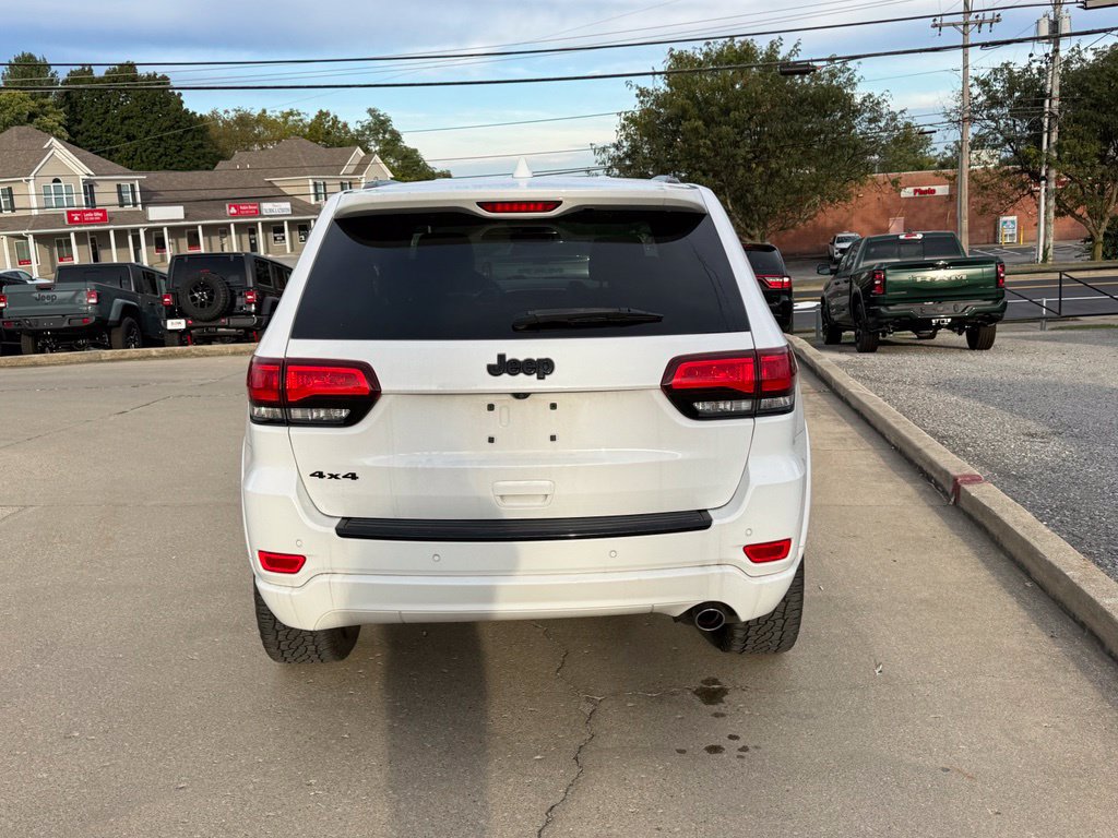 Used 2018 Jeep Grand Cherokee Altitude AWD/4WD image 7
