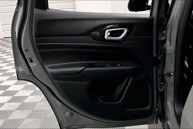 Used 2024 Jeep Compass Trailhawk w/ Trailhawk Elite Group image 22