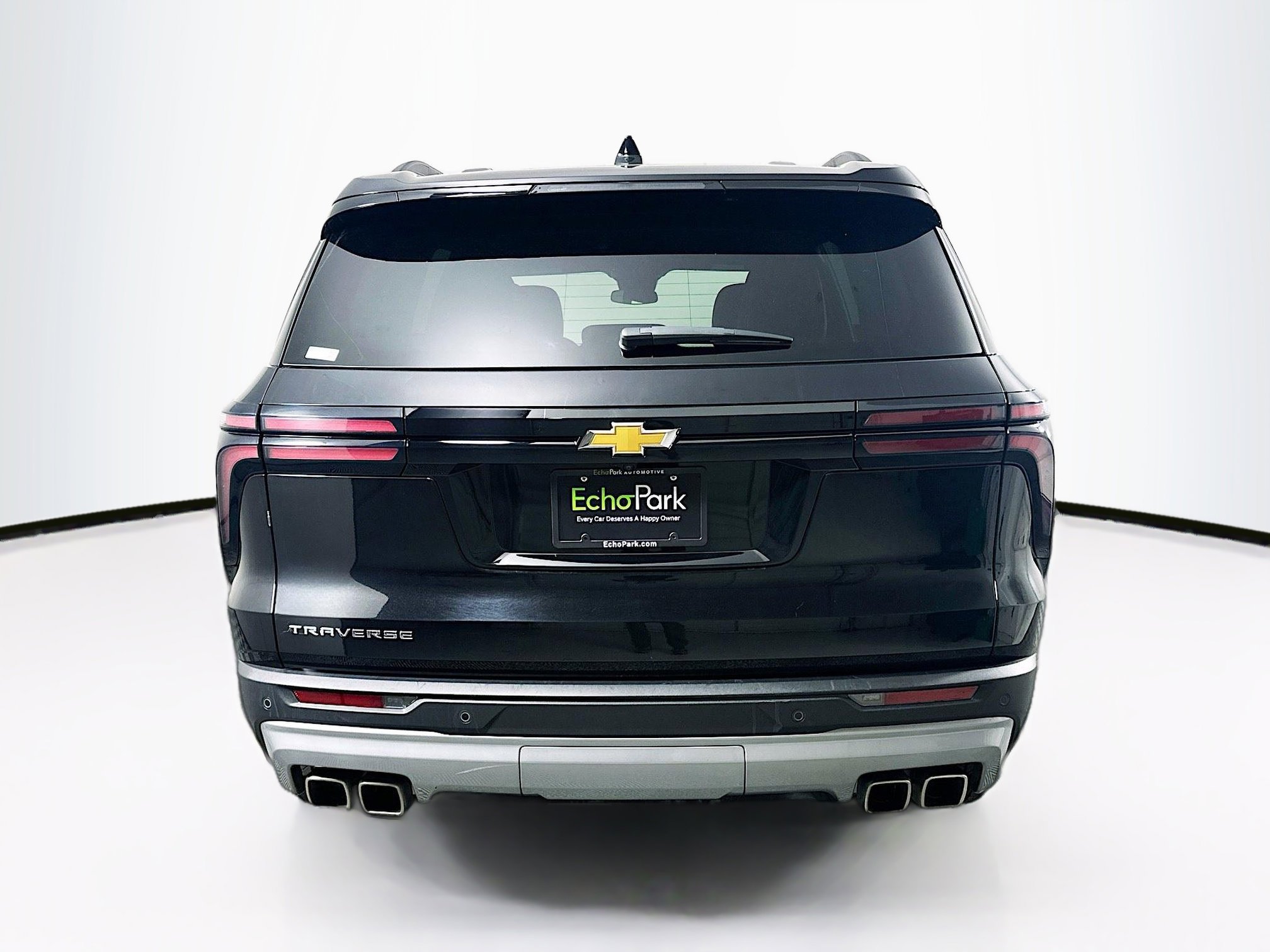 Used 2025 Chevrolet Traverse LT image 7