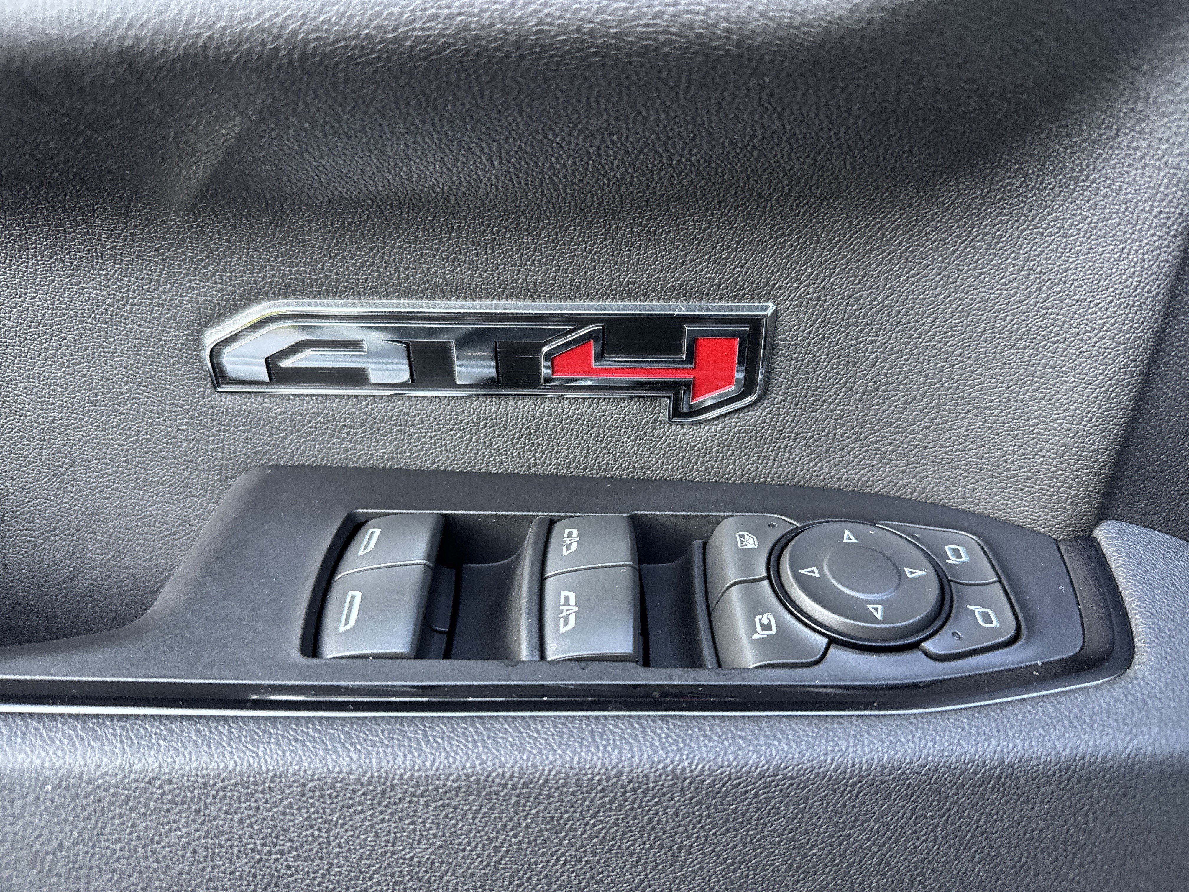 Used 2025 GMC Sierra 1500 AT4 w/ AT4 Preferred Package AWD/4WD image 13