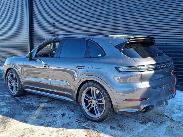 New 2025 Porsche Cayenne Turbo image 3