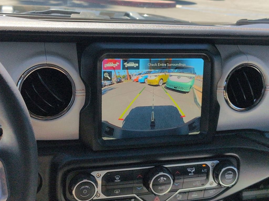 Used 2023 Jeep Gladiator Overland image 12