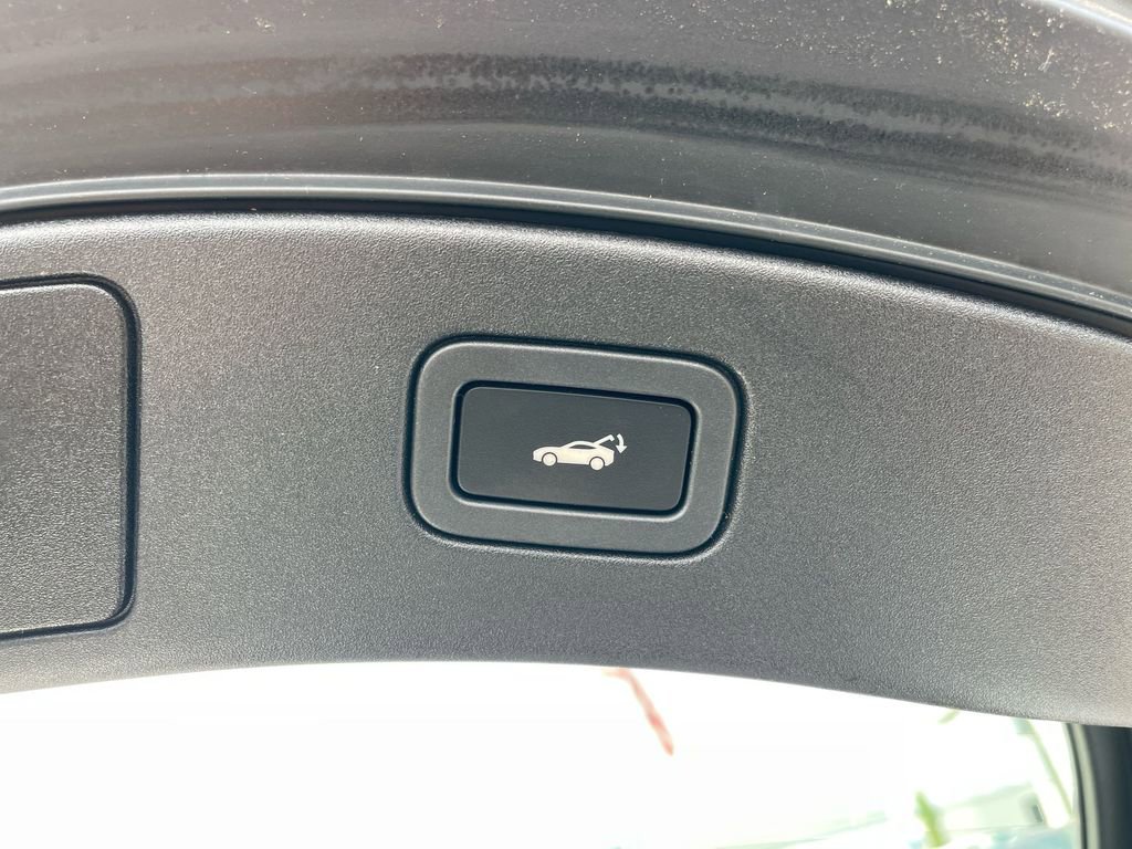 Used 2015 Jaguar F-TYPE Coupe image 27