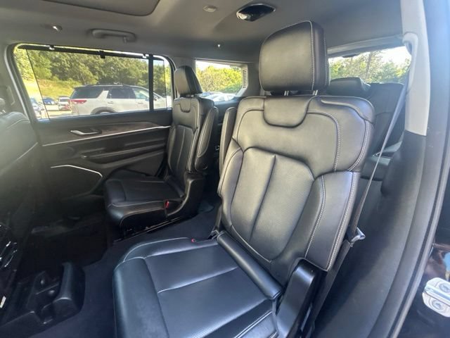 Used 2023 Jeep Grand Cherokee L Limited w/ Luxury Tech Group II AWD/4WD image 15