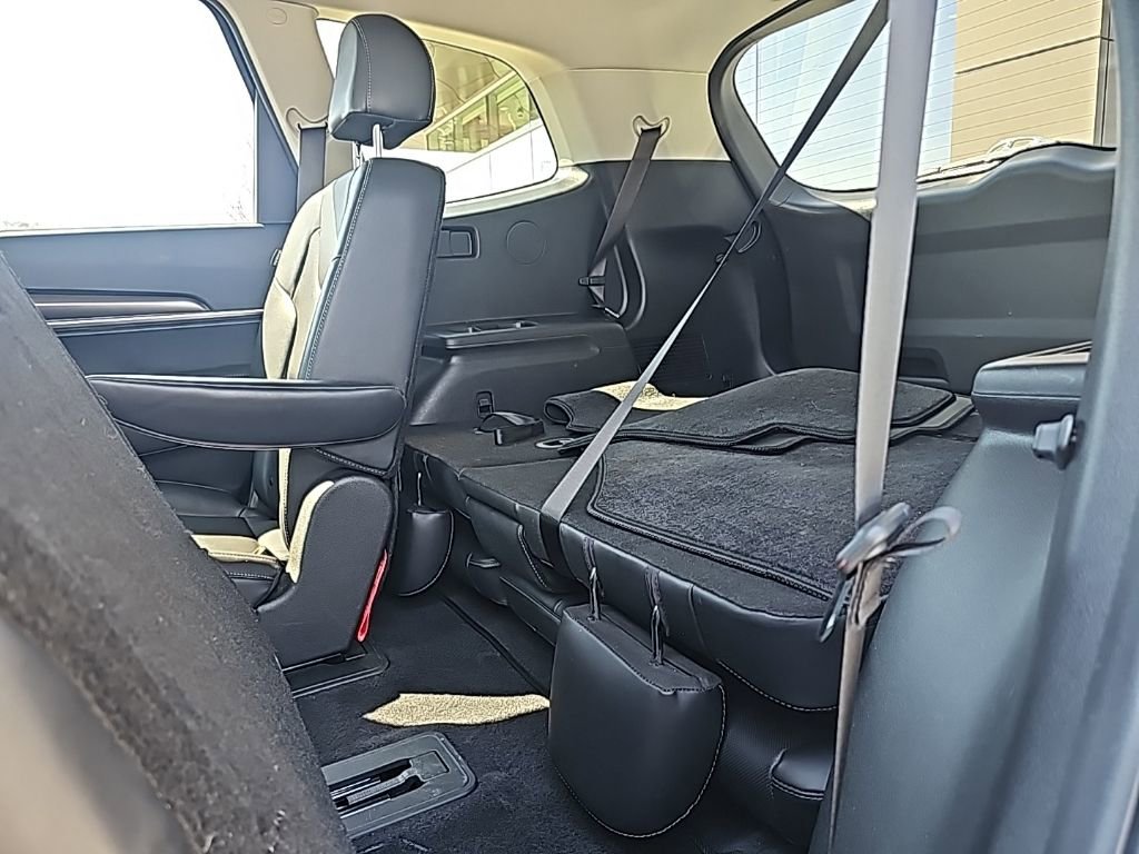 Used 2025 Kia Telluride S image 35