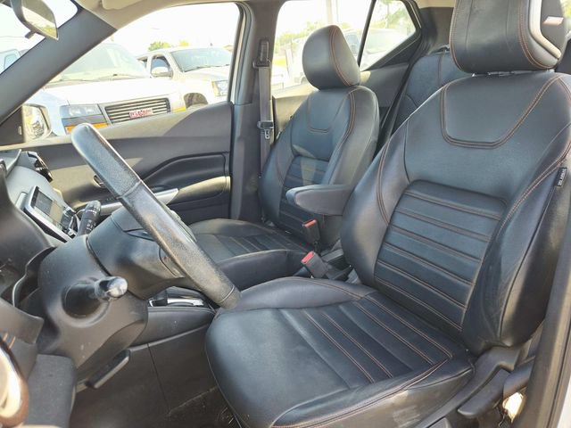Used 2019 Nissan Kicks SR w/ SR Premium Package FWD image 8
