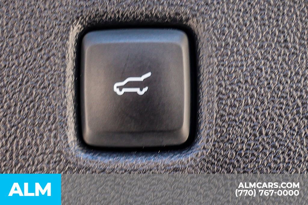 Used 2025 Ford Escape Platinum AWD/4WD image 25