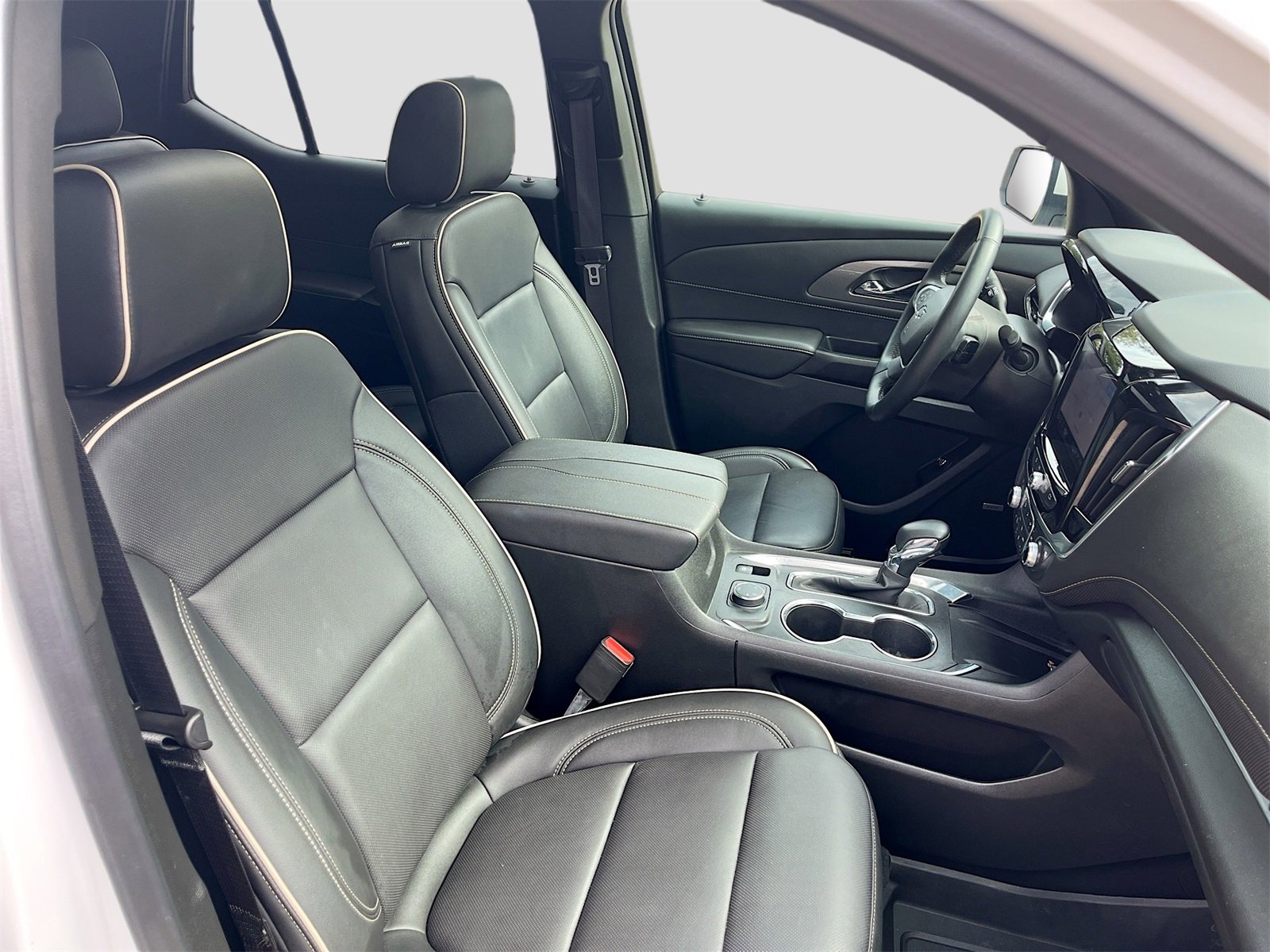Used 2023 Chevrolet Traverse Premier w/ LPO, Floor Liner Package image 31