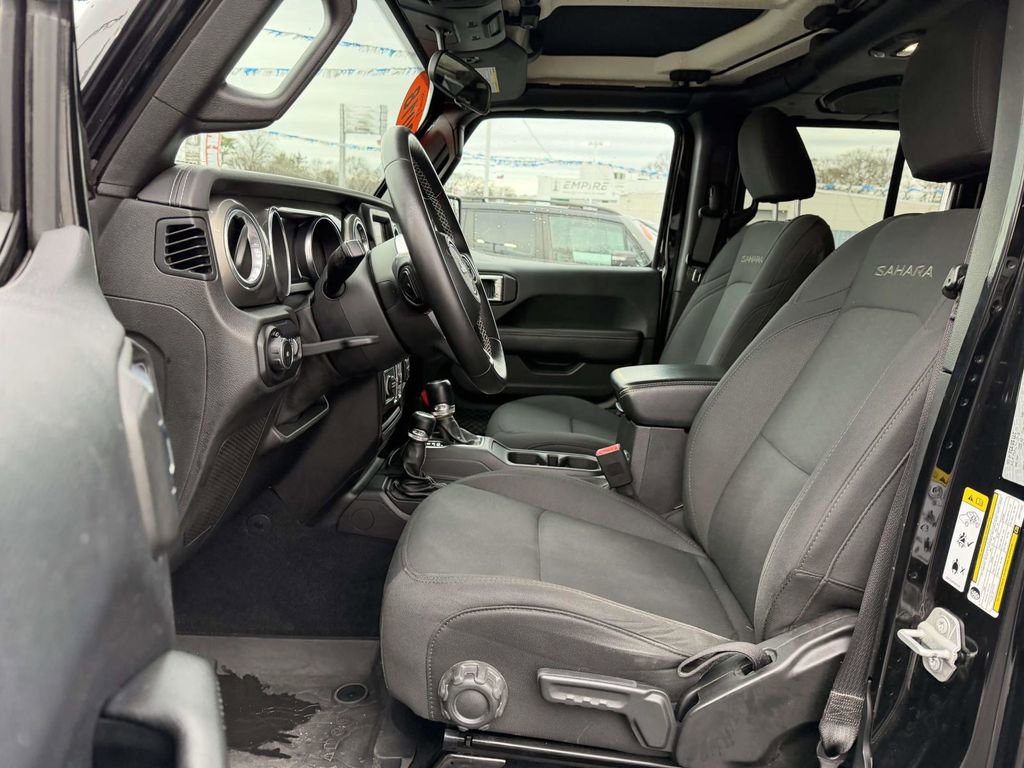 Used 2018 Jeep Wrangler Unlimited Sahara w/ Dual Top Group image 15