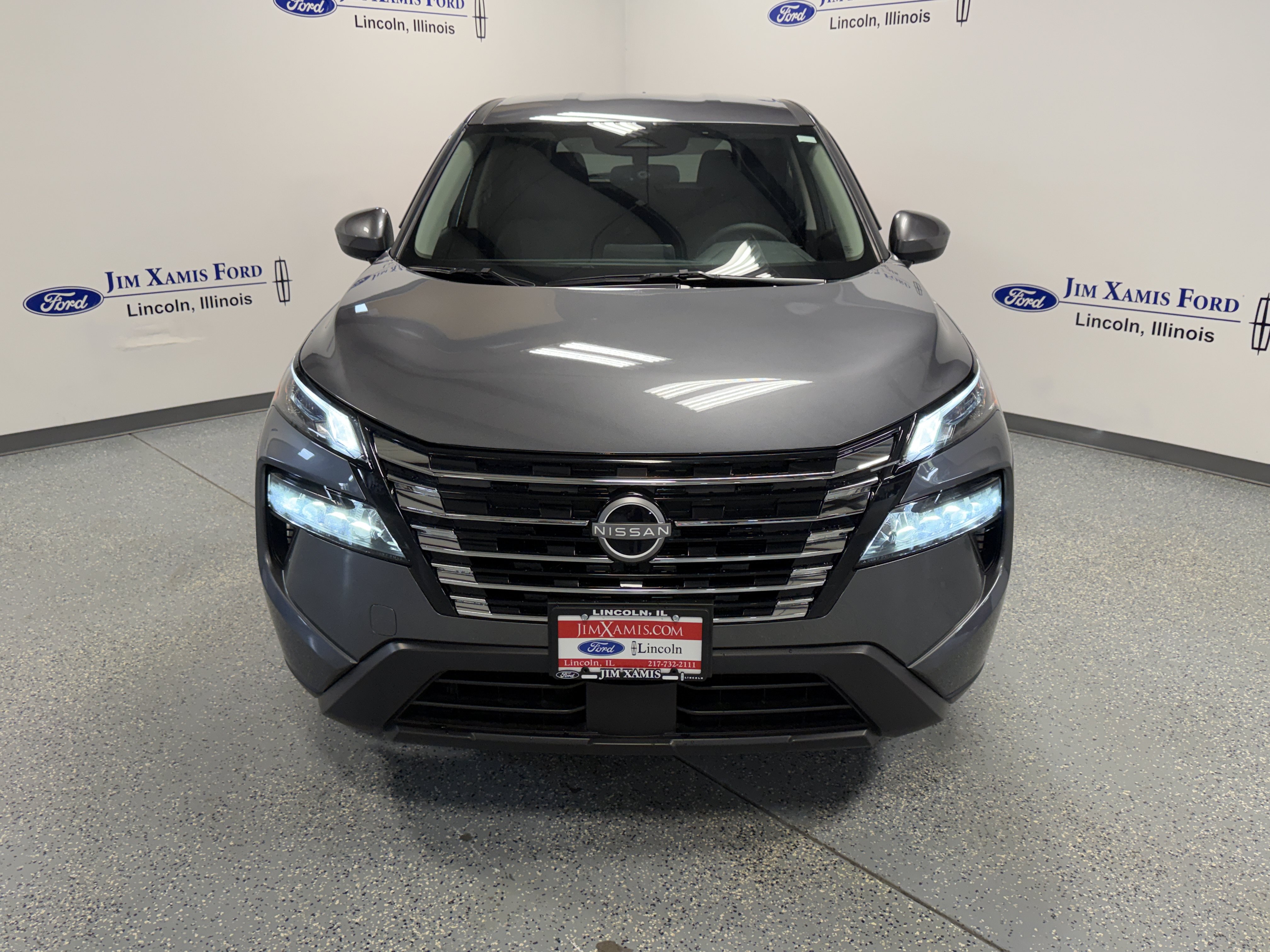 Used 2026 Nissan Rogue SV AWD/4WD image 2