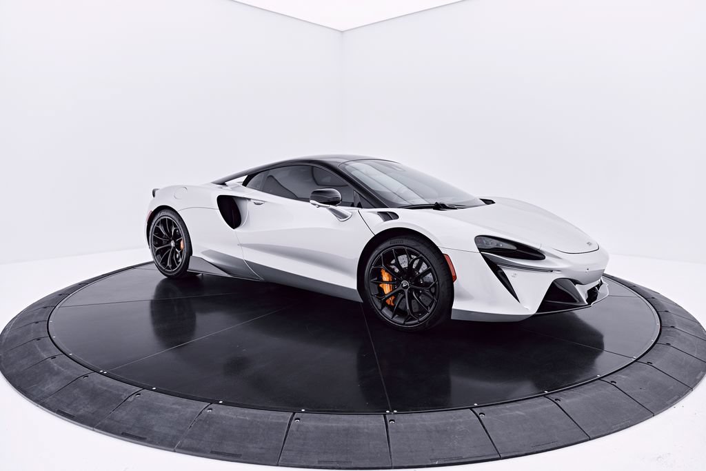Used 2023 McLaren Artura RWD image 19