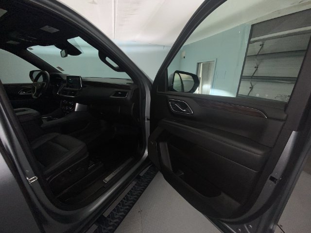 Used 2023 Chevrolet Suburban Z71 w/ Luxury Package AWD/4WD image 26