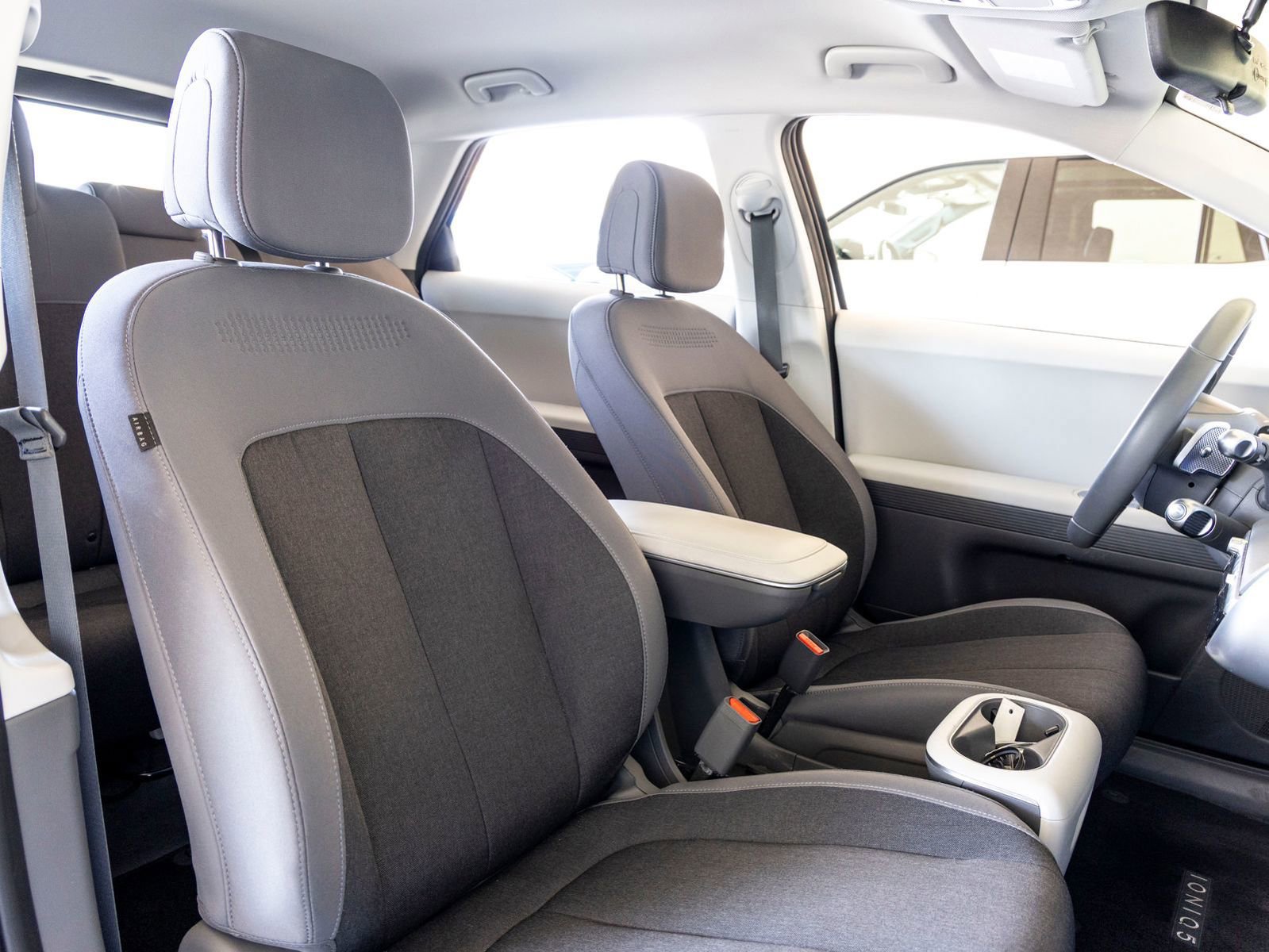 Used 2024 Hyundai Ioniq 5 SE RWD image 26