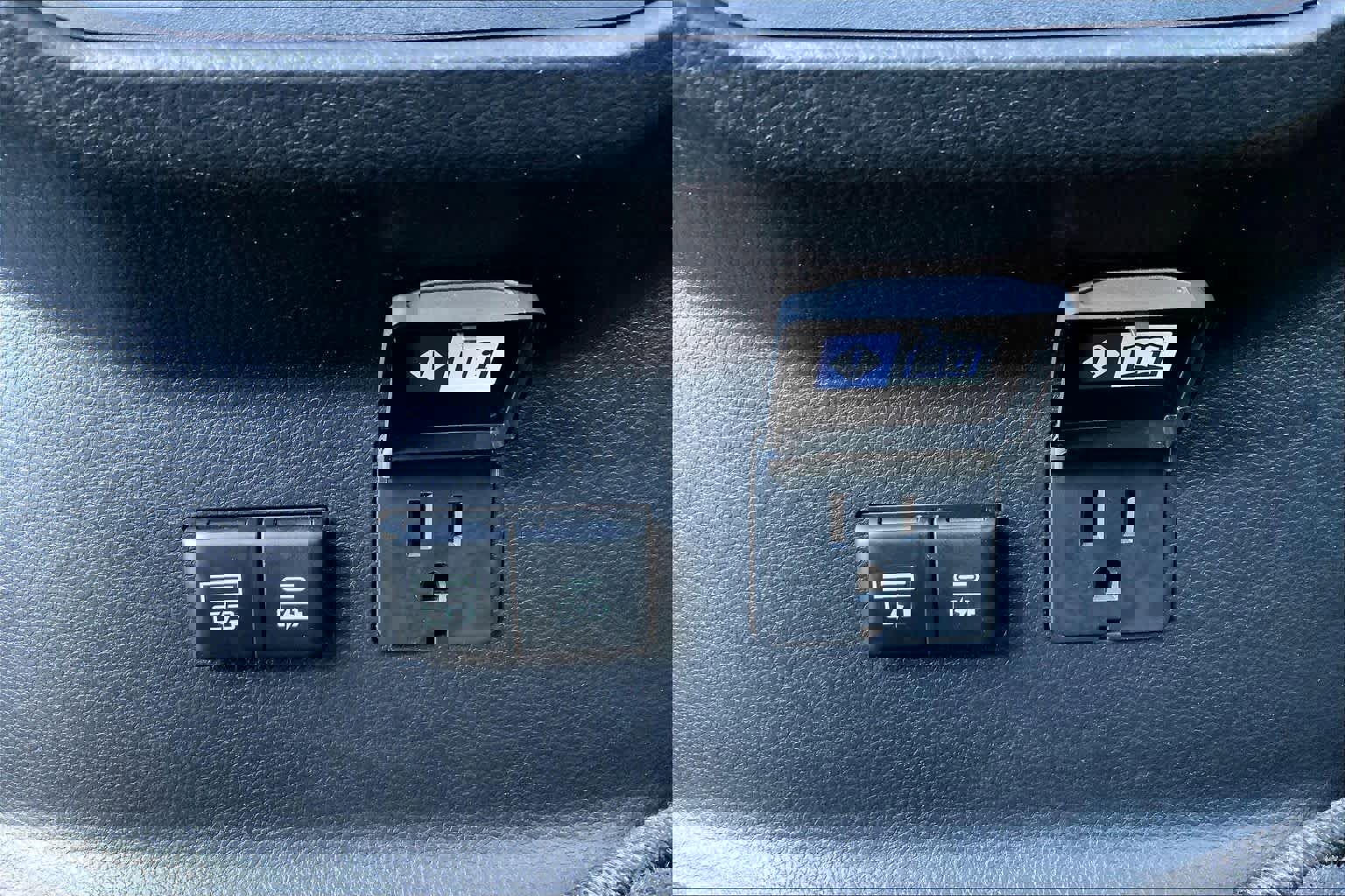 Used 2024 Toyota Tundra Limited w/ Power Package image 34